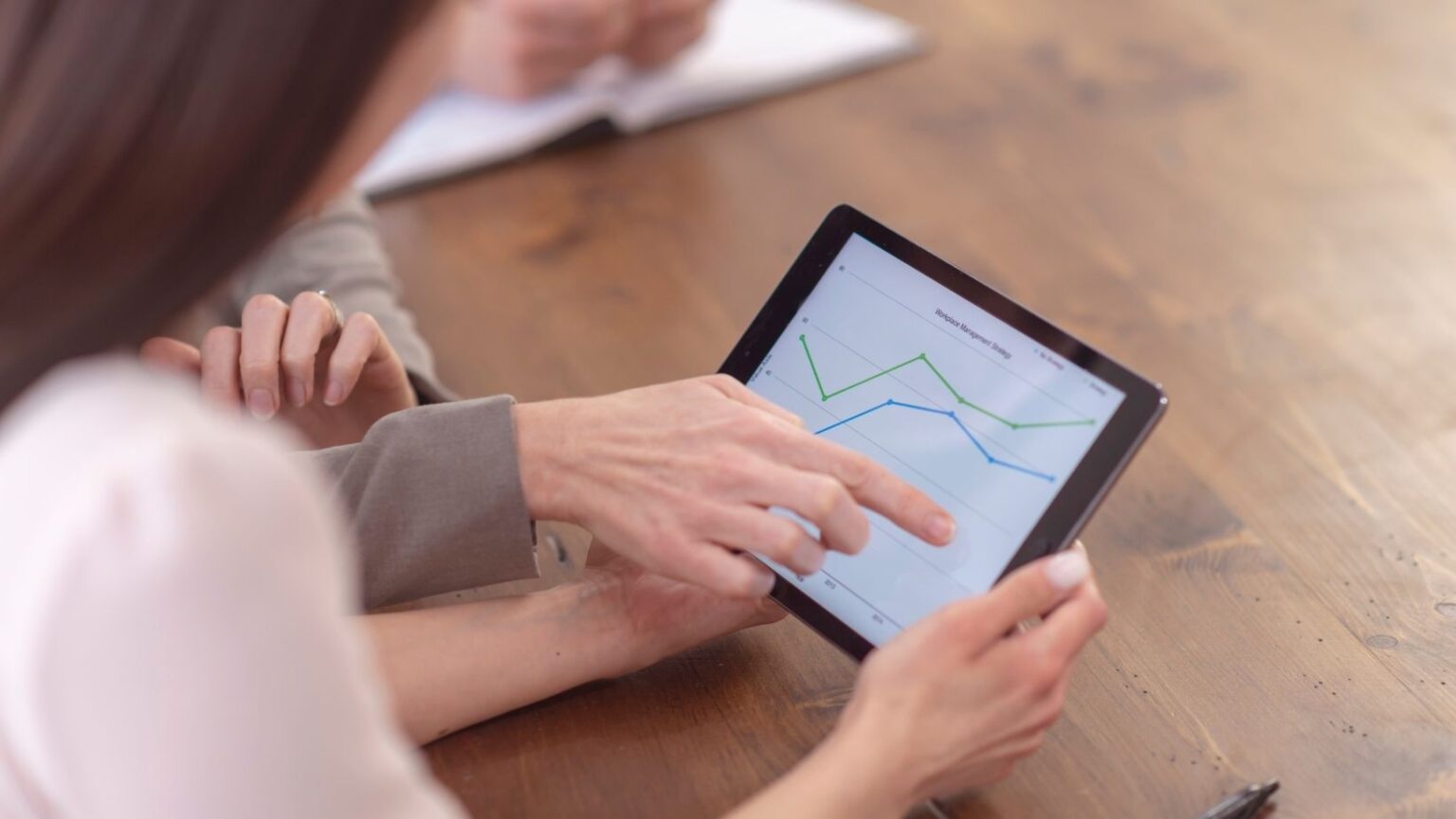 Tracking Gold Price Today at APMEX Trends, Factors, and Comparisons